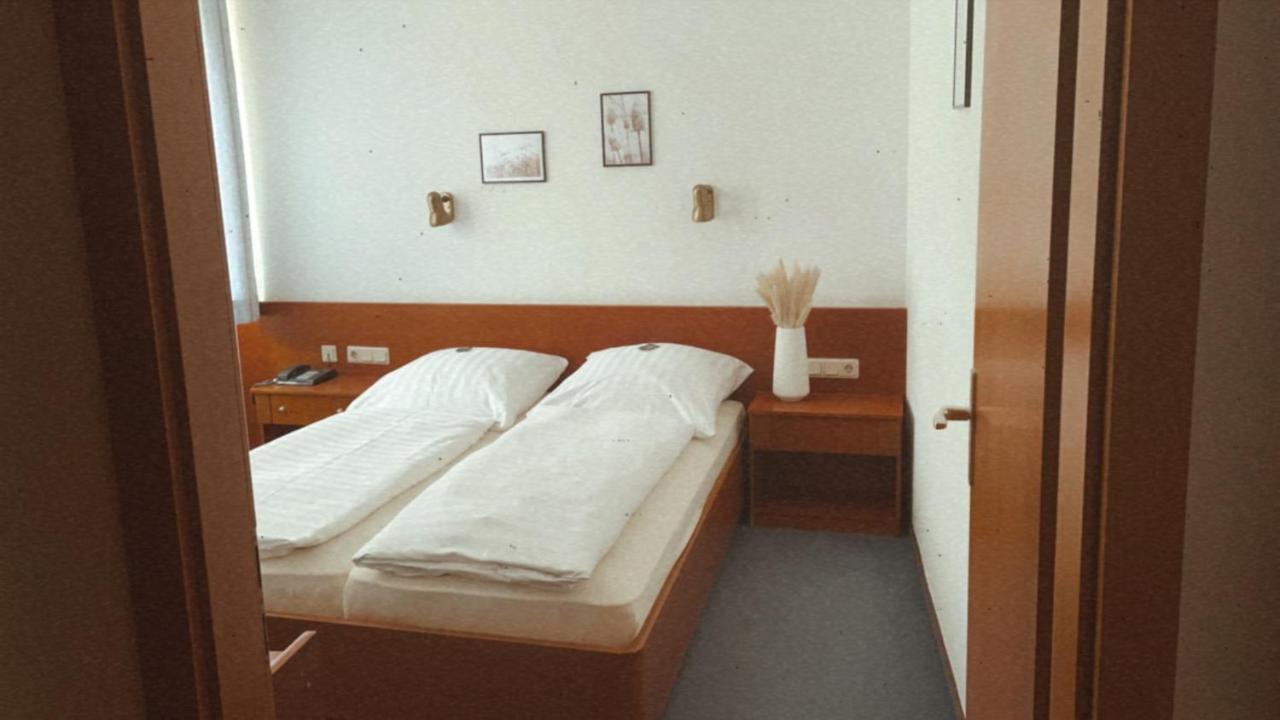 Hotel Zur Sonne Kirchhain Екстериор снимка