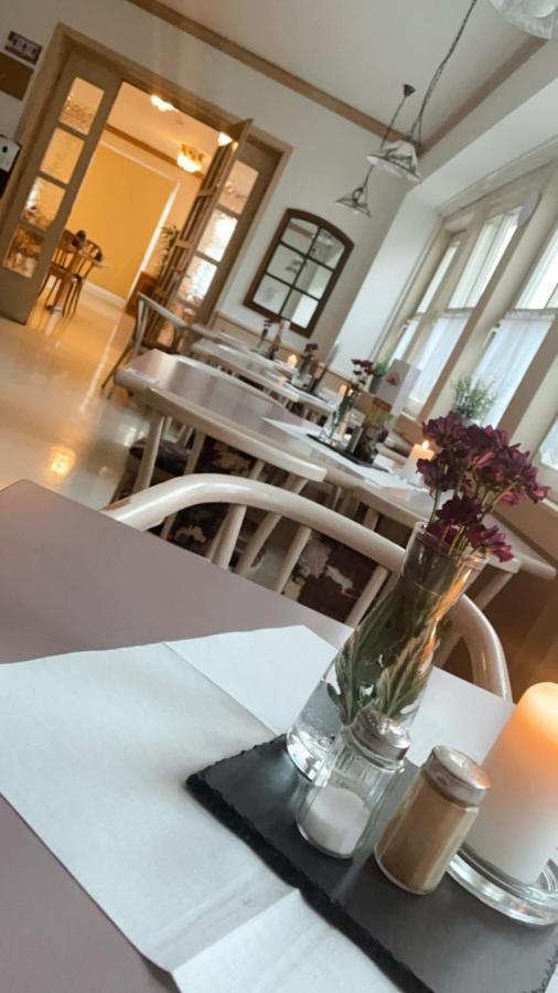 Hotel Zur Sonne Kirchhain Екстериор снимка
