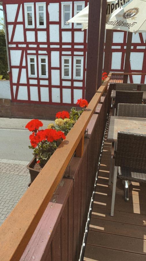 Hotel Zur Sonne Kirchhain Екстериор снимка